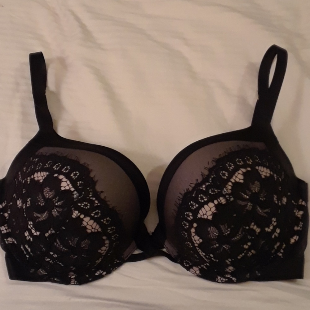 38DDD nude and black lace Victoria's Secret bra